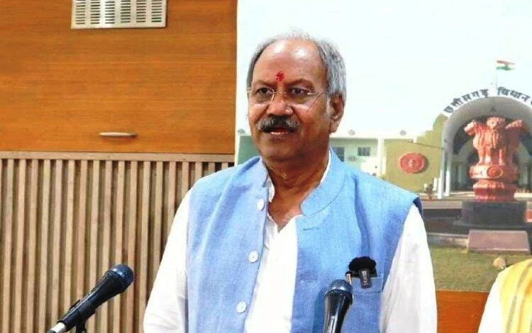 स्कूलों में 33 हजार से अधिक पदों पर होगी शिक्षकों की सीधी भर्ती: मंत्री बृजमोहन अग्रवाल स्कूलों में 33 हजार से अधिक पदों पर होगी शिक्षकों की सीधी भर्ती: मंत्री बृजमोहन अग्रवाल