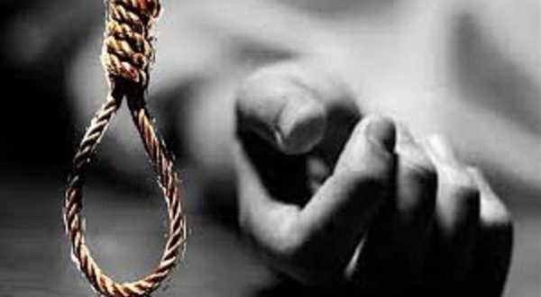 Crime : पति की हत्या कर पत्नी ने पेड़ में लगाई फांसी…जानें क्या है वजह…!! Crime : पति की हत्या कर पत्नी ने पेड़ में लगाई फांसी…जानें क्या है वजह…!!