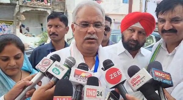 पूर्व सीएम भूपेश बघेल के फिर बिगड़े बोल…प्रधानमंत्री नरेंद्र मोदी को लेकर कही ये बड़ी बात.. पूर्व सीएम भूपेश बघेल के फिर बिगड़े बोल…प्रधानमंत्री नरेंद्र मोदी को लेकर कही ये बड़ी बात..