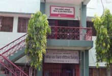 पार्षद की कथित दखलंदाजी से आंगनबाड़ी सहायिका ढाई साल से नदारद!